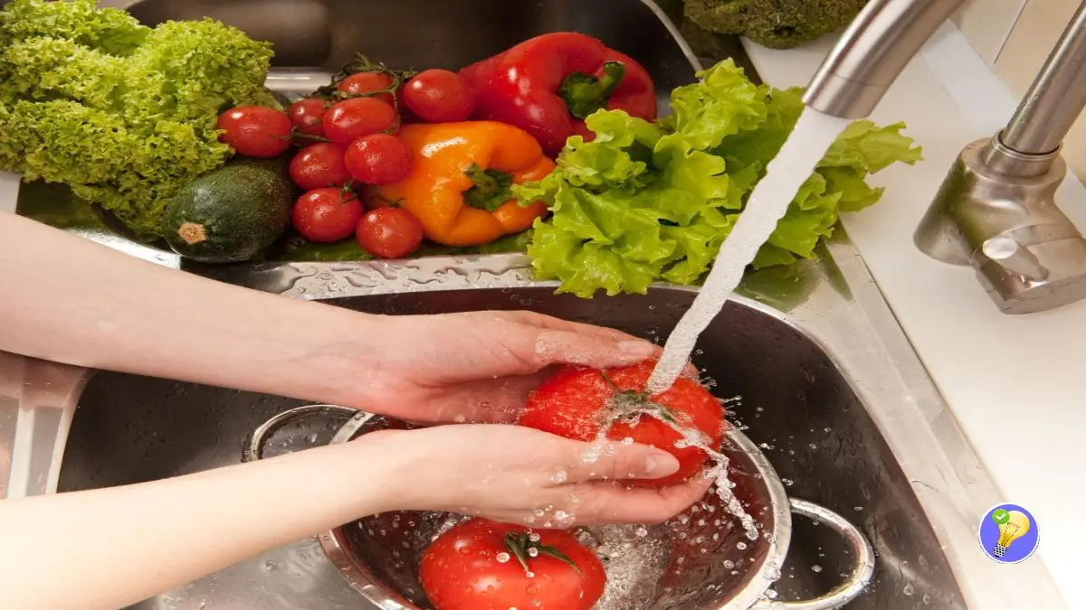 2 Façons pour Enlever les Pesticides des Fruits et Légumes Facilement