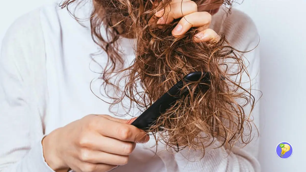 Des cheveux emmêlés ? pas de panique, voici 7 astuces qui marchent